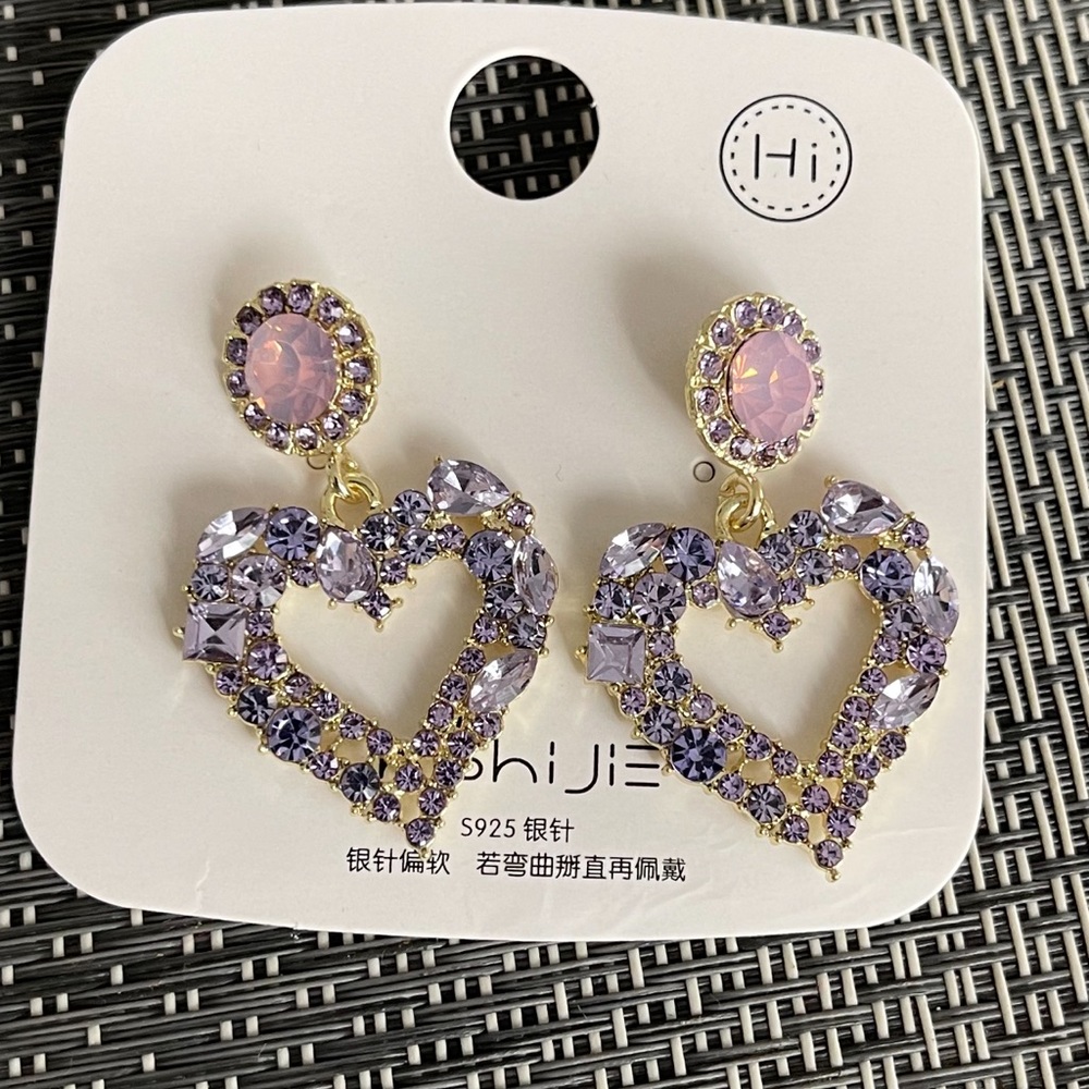 925 Silver sparkling purple zirconia love heart earrings NWT